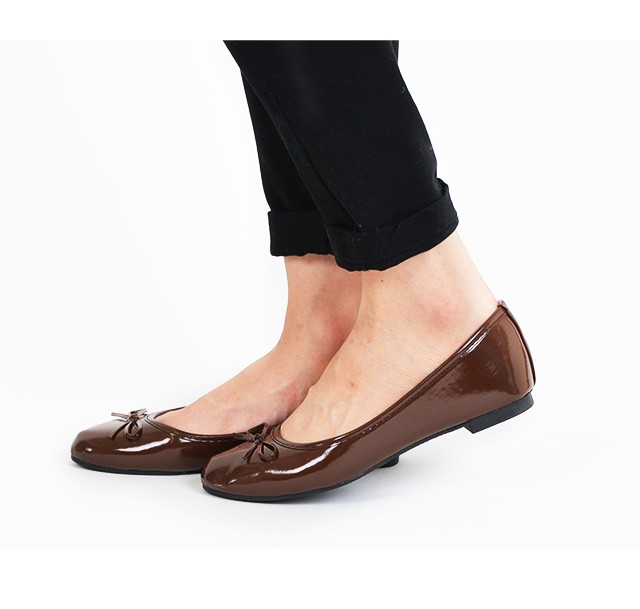 エナメルバレエシューズ