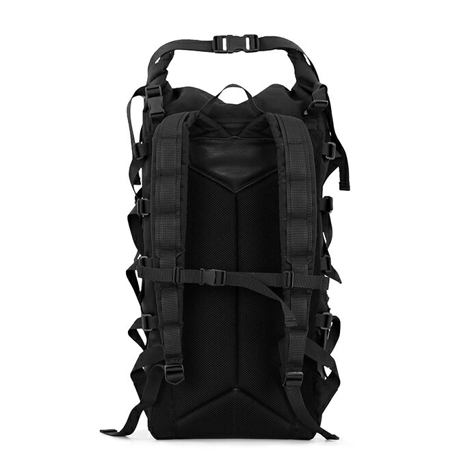 BRAASI ブラーシ WICKER 30L ブラック バックパック リュック BRAASI ブラーシ WICKER 30L ブラック バックパック リュック BRAASI