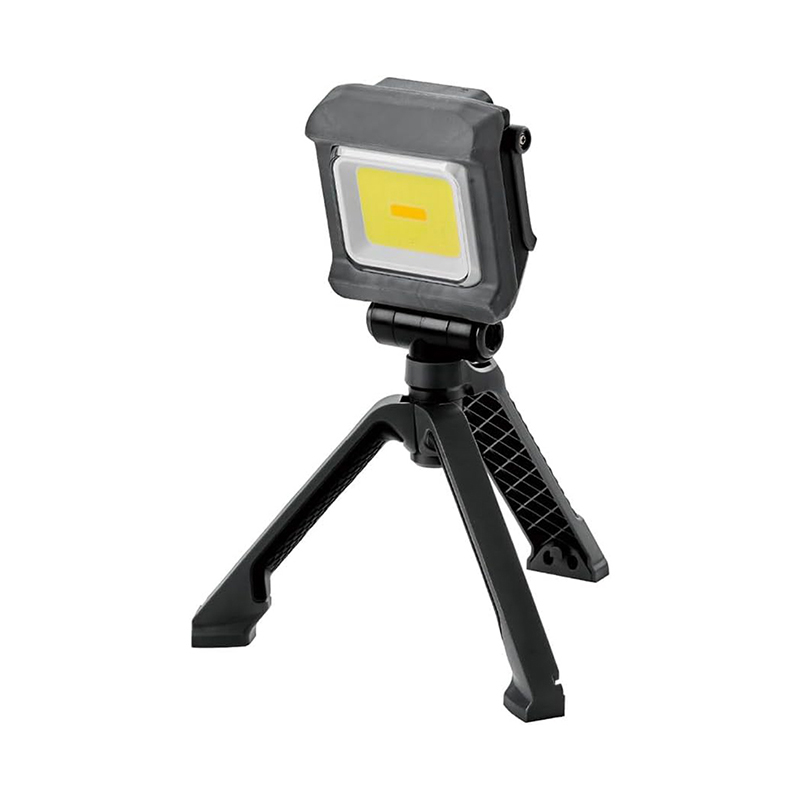がまかつ フラッドライト LED 充電式 三脚付 LEFL2000 4549018763645