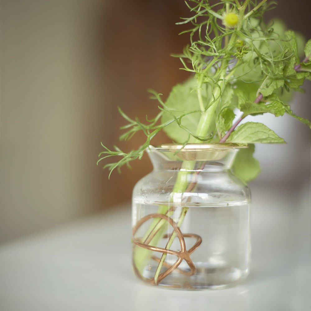 切り花を長くきれいに保つことができる 銅のフラワーライフボール