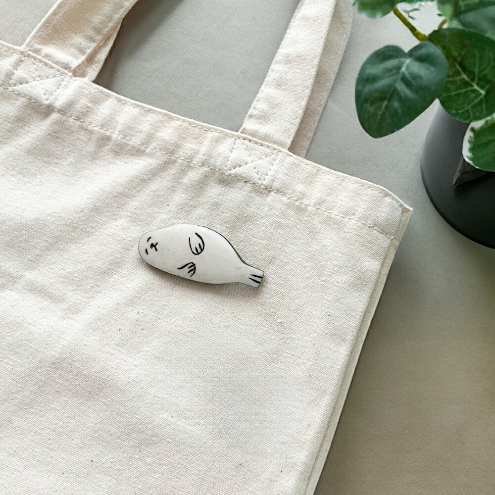 ボーンブローチ Azarashi｜ BONE BROOCH バッジ バッチ アクセサリー