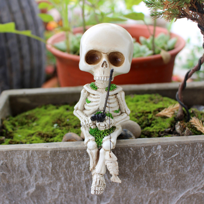 クリア・スカル 実物大 透明骸骨 ドクロ置物 ハロウィンの飾り付けに クリア素材のスカル 実物大 透明骸骨 ドクロ置物 ハロウィンの飾り付け