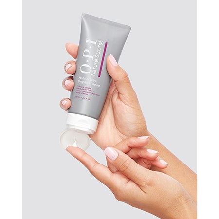 O・P・I（オーピーアイ） ネイチャーストロング モイスチャー