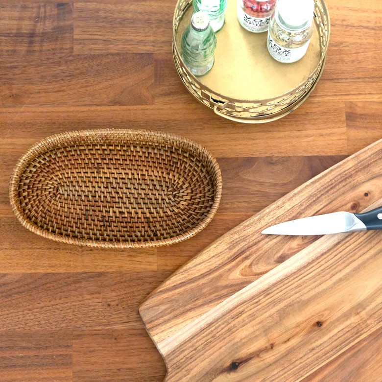 キッチンの小物を入れるトトレイとしても