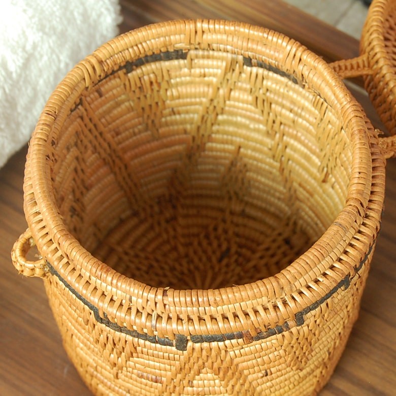 小物入れ 収納ケース かご トレイ アタ製 筒型 フタ付き バリ雑貨