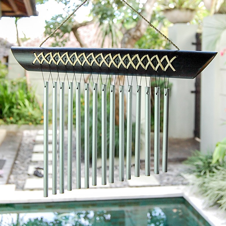 竹とアルミで出来たウインドチャーム