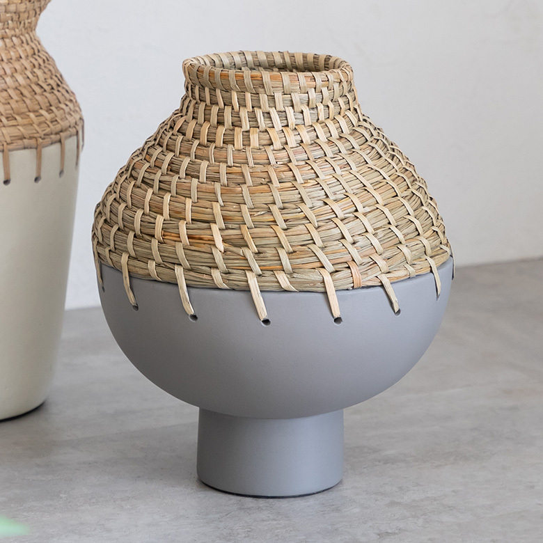 手作り陶器製花瓶 灰緑とクリーム 13722.jpg