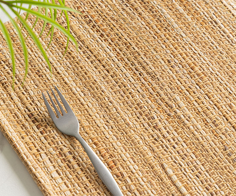 シンプルデザインのテーブルライナー