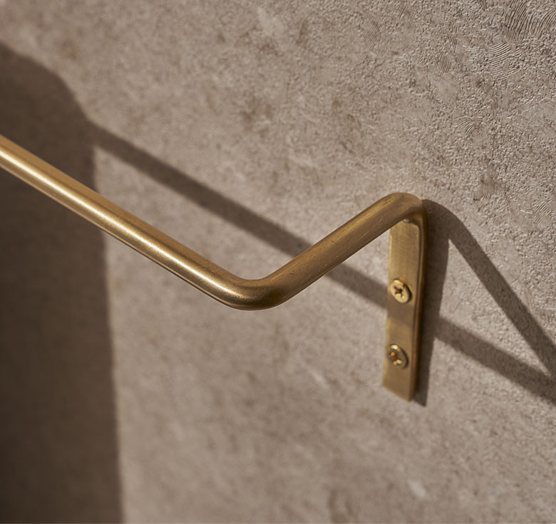 美しさと重厚感の両方を兼ねそなえた真鍮