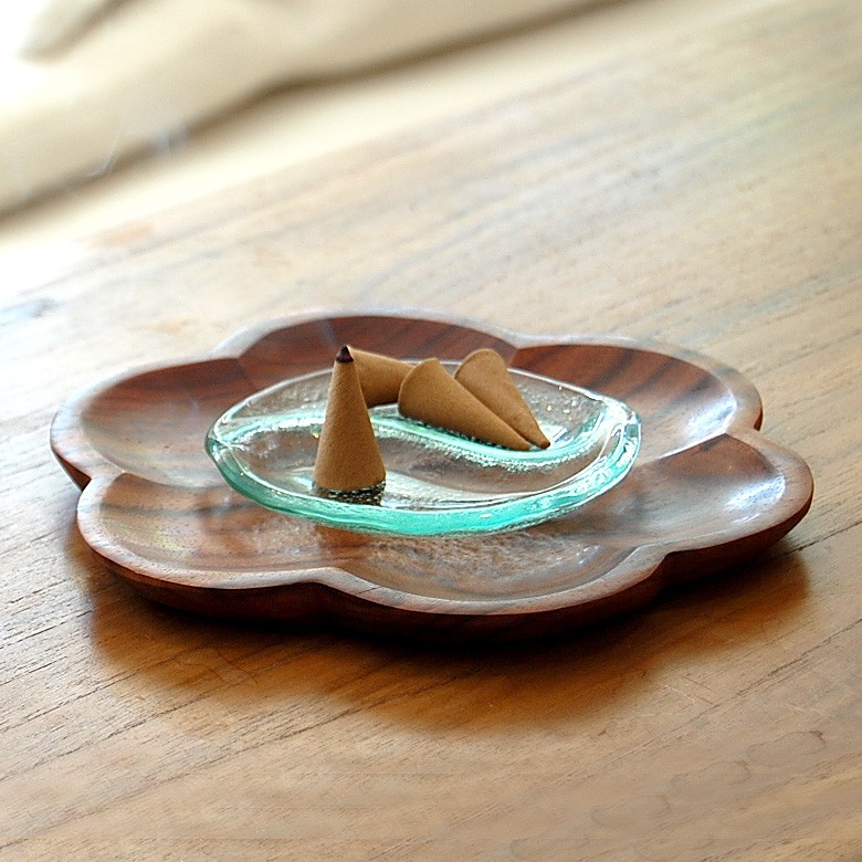 アジアン雑貨 ガラス 丸 小さなプレート 陰陽シンボルデザイン 食器