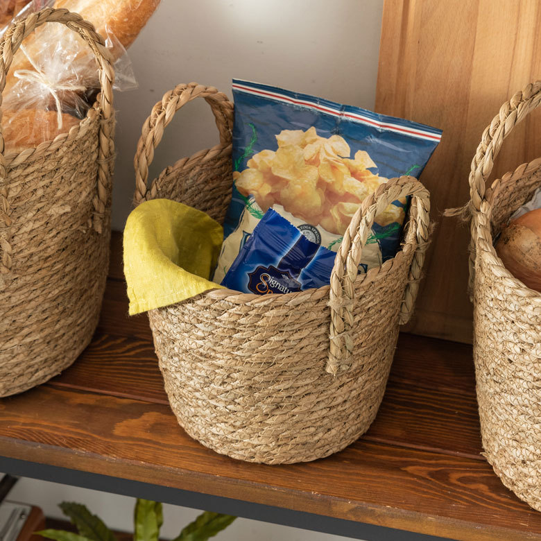 キッチンで使える収納バスケット。野菜やパンや缶詰など食材をおしゃれに収納。