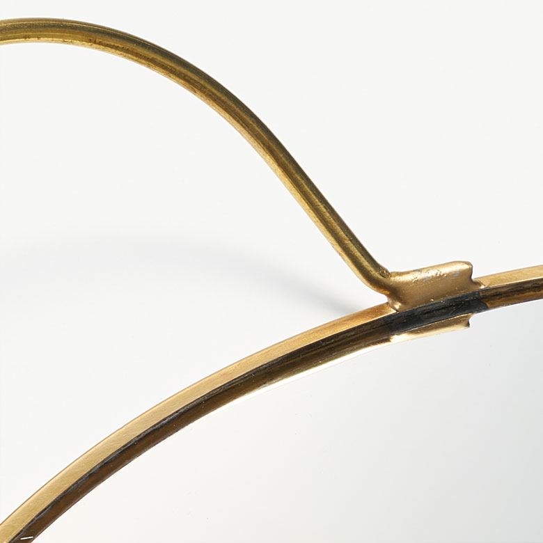 シンプルなゴールドの真鍮フレームです