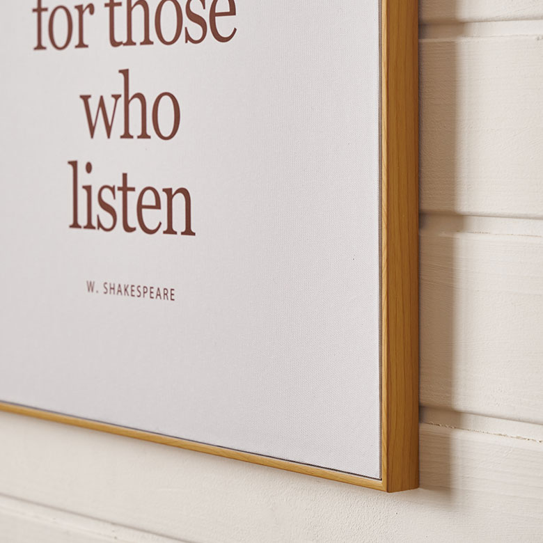 シンプルなデザインのポスター