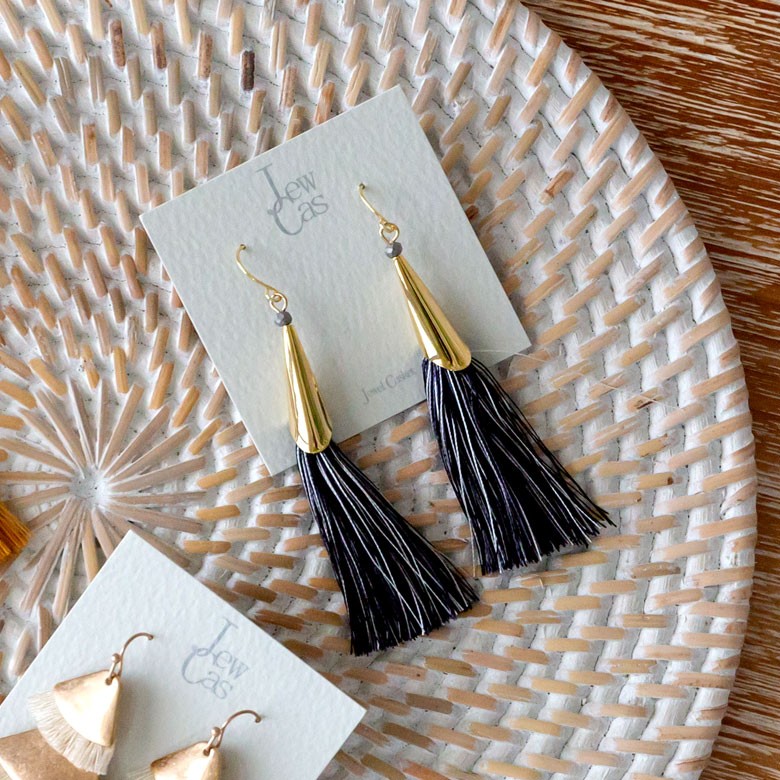 ピアス 揺れる 大ぶり フリンジピアス 可愛い 大人 フリンジ タッセル