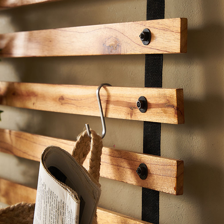 艶やかな木肌の高級木材ミンディを使用