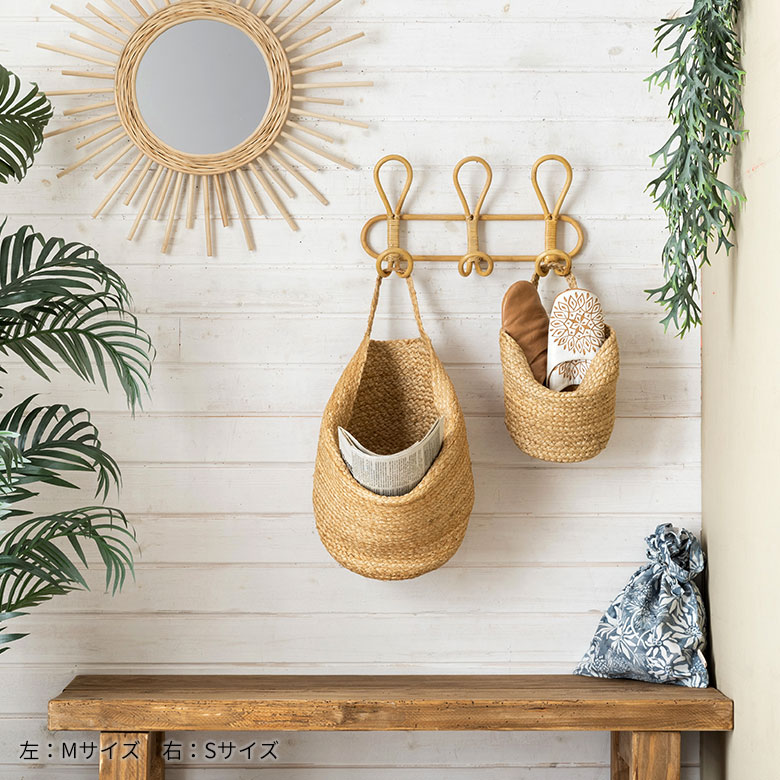 玄関のスリッパ収納、新聞入れなどにも