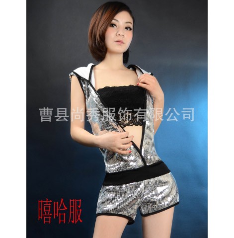 レディース　スパンコール　つなぎ　オールインワン　ノースリーブ　ホットパンツ　ショートパンツ　セクシー　ヒップホップ　ストリート　ジャズダンス　ステージ衣装　クラブ　アイドル　シンガー　大人　シルバー　送料無料