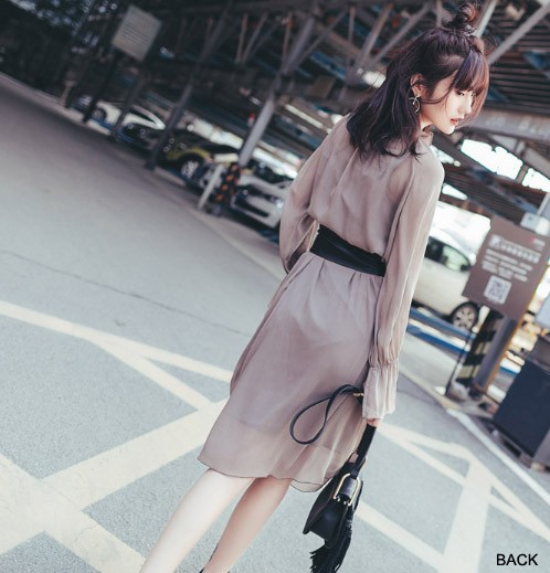 レディース　ゆったり　シフォン　ワンピース　長袖　膝下丈　ロング　無地　大人可愛い　カジュアル　オフィス　OL　デイリー　お出かけ　デート　ベージュ　送料無料