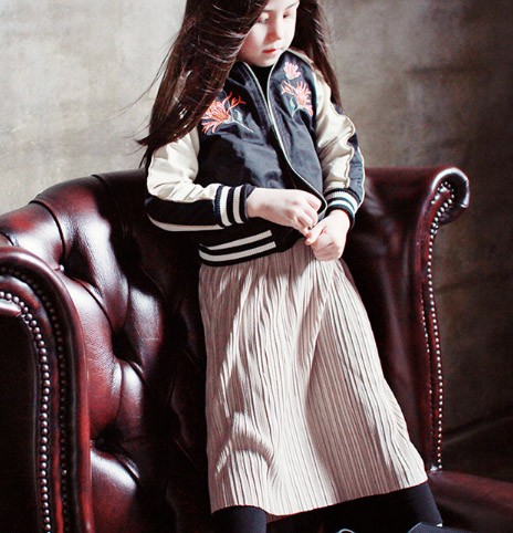 キッズ　ジュニア　ボトムス　ブリーツスカート　無地　レギンス　ミディ丈スカート　カジュアル　女の子　可愛い　キュート　ナチュラル　お出かけ　発表会　結婚式　お呼ばれ　おしゃれ　ブラック　ピンク　レッド　送料無料