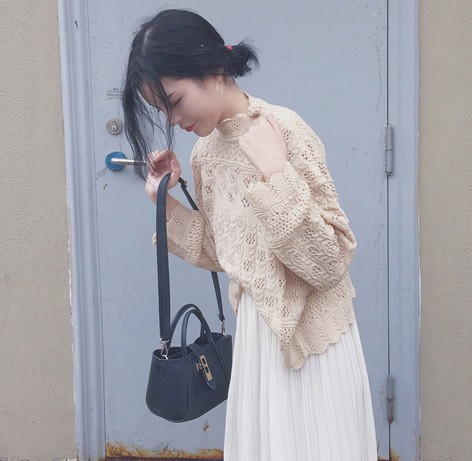 レディース　ニット　セーター　透かし編み　レース編み　長袖　ゆったり　トップス　カジュアル　キュート　大人　可愛い　フェミニン　おしゃれ　お出かけ　デイリー　ベージュ　ブラウン　フリーサイズ　ワンサイズ　送料無料