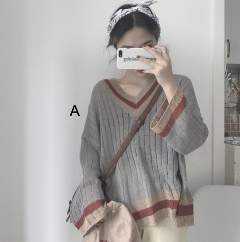 レディース　ニット　セーター　フレアスリーブ　Vネック　長袖　ゆったり　トップス　カジュアル　キュート　大人　可愛い　フェミニン　おしゃれ　お出かけ　デイリー　グレー　ブラウン　灰色　茶色　フリーサイズ　ワンサイズ　送料無料