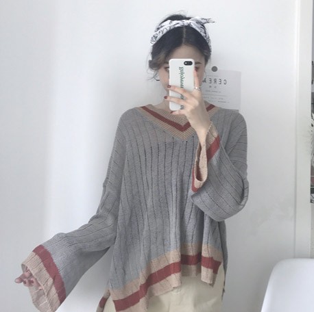 レディース　ニット　セーター　フレアスリーブ　Vネック　長袖　ゆったり　トップス　カジュアル　キュート　大人　可愛い　フェミニン　おしゃれ　お出かけ　デイリー　グレー　ブラウン　灰色　茶色　フリーサイズ　ワンサイズ　送料無料