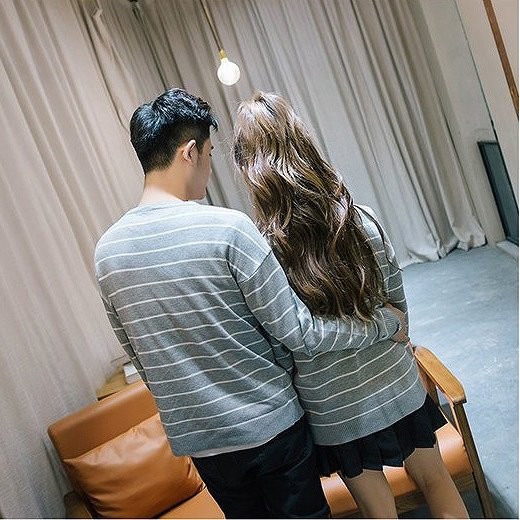 メンズ　レディース　ニットセーター　クルーネック　プルオーバー　ストライプ　スリム　トップス　ストリート　カジュアル　普段着　デイリー　おしゃれ　ホワイト　ブラック　送料無料