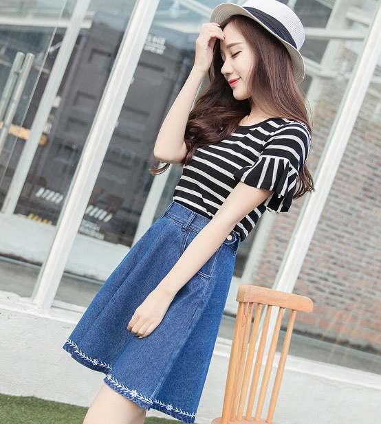 レディース　ファッション　トップス　袖フレア 半袖 ボーダー 薄手 カットソー フリル Ｔシャツ 大人カジュアル　かわいい　普段着　外出　夏　ブラック×ホワイト　ホワイト×ブラック　送料無料　