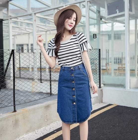 レディース　ファッション　トップス　袖フレア 半袖 ボーダー 薄手 カットソー フリル Ｔシャツ 大人カジュアル　かわいい　普段着　外出　夏　ブラック×ホワイト　ホワイト×ブラック　送料無料　