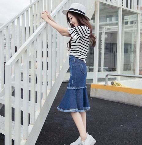 レディース　ファッション　トップス　袖フレア 半袖 ボーダー 薄手 カットソー フリル Ｔシャツ 大人カジュアル　かわいい　普段着　外出　夏　ブラック×ホワイト　ホワイト×ブラック　送料無料　