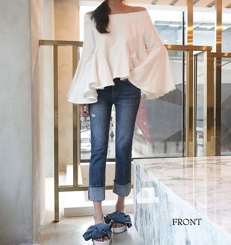 レディース　トップス　長袖　チュニック　オフショルダー　カットソー　Tシャツ　袖フレア　フラウンス　フリル　大きいサイズ　ゆったり　無地　大人カジュアル　おしゃれ　セクシー　デート　リゾート　買い物　ホワイト　ブラック　送料無料