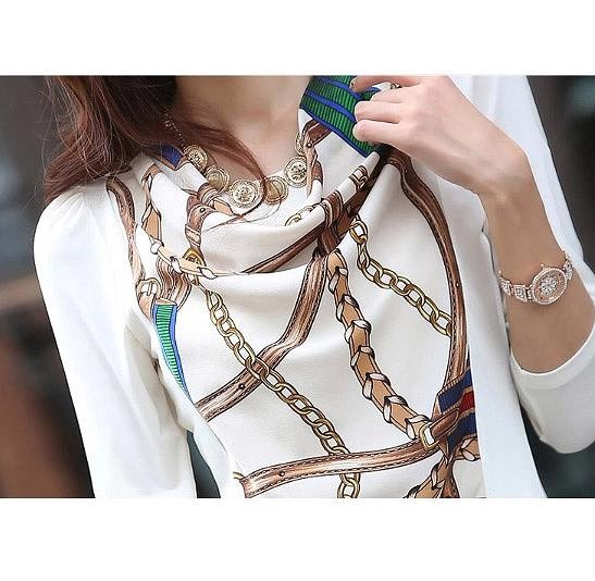 レディース　トップス　長袖　ラウンドネック　カットソー　Tシャツ　コットン　プリント　大きいサイズ　大人カジュアル　おしゃれ　スリム　デート　リゾート　買い物　お出かけ　オフィス　ホワイト　送料無料