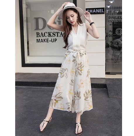 レディース　ガウチョパンツ　ワイドパンツ　スカーチョ　シフォン　ボトムス　花柄　フラワー　ボタニカル柄　大人カジュアル　シンプル　リゾート　普段着　デイリー　お出かけ　旅行　デート　ブラック　ホワイト　グレー　送料無料