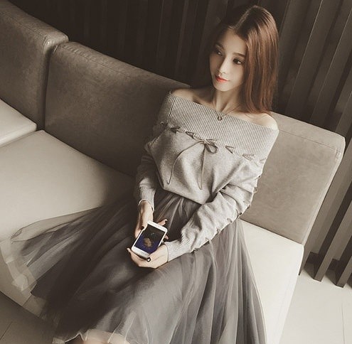 レディース　ニット　ワンピース　オフショルダー　ミモレ丈　シフォン　長袖セーター　フレア　リボン　無地　大人可愛い　シンプル　リゾート　お出かけ　パーティ　入学式　卒業式　謝恩会　デート　グレー　送料無料