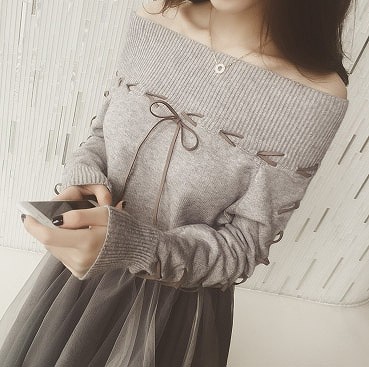 レディース　ニット　ワンピース　オフショルダー　ミモレ丈　シフォン　長袖セーター　フレア　リボン　無地　大人可愛い　シンプル　リゾート　お出かけ　パーティ　入学式　卒業式　謝恩会　デート　グレー　送料無料