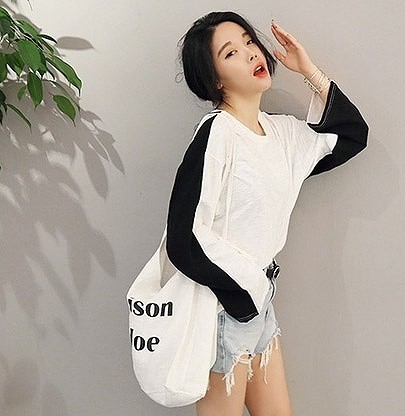 レディース　Ｔシャツ　長袖　ルーズスリーブ　前後切り替え　おしゃれ　ストリート　カジュアル　大人可愛い　エレガント　デート　デイリー　お出かけ　ブラック　ホワイト　送料無料