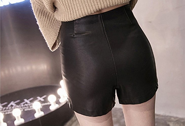 レディース　PUレザー　ホットパンツ　無地　ショートパンツ　パンク　ロック　大きいサイズ　大人可愛い　シンプル　美脚　ステージ　ストリート　ダンス　リゾート　デイリー　お出かけ　デート　ブラック　送料無料