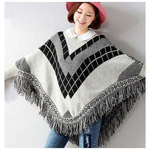 レディース　セーター　ケープ風　長袖　ラウンドネック　おしゃれ　カジュアル　大人可愛い　ストリート　エレガント　デート　お出かけ　デイリー　グレー　レッド　グリーン　送料無料