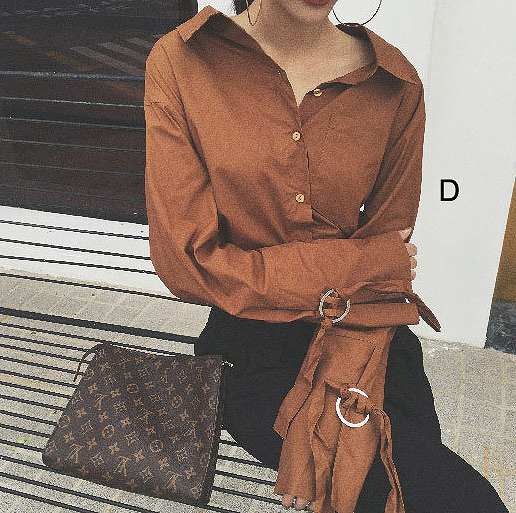 レディース　トップス　シャツ　バックオープン　サイドスリット　無地　長袖　シンプル　カジュアル　大人可愛い　フリーサイズ　フェミニン　デート　お出かけ　デイリー　ブラック　ホワイト　カーキ　ブラウン　送料無料