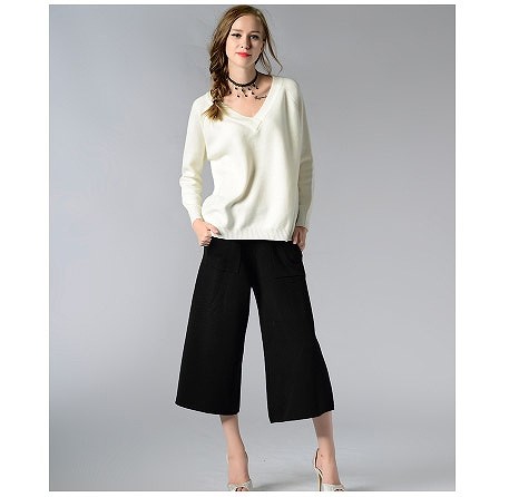 レディース　トップス　ニット　セーター　Vネック　長袖　無地　定番　シンプル　カジュアル　大人可愛い　フェミニン　オフィス　仕事　デート　お出かけ　デイリー　普段着　グレー　ホワイト　ネイビー　送料無料