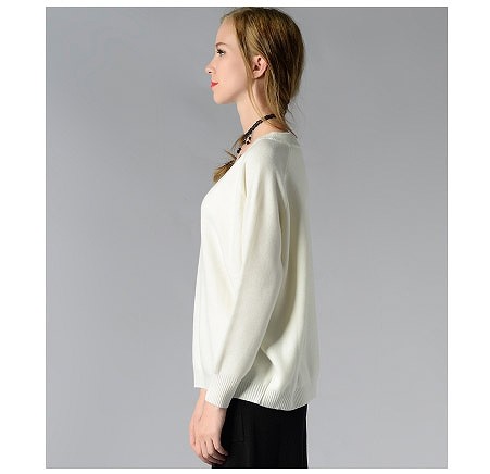 レディース　トップス　ニット　セーター　Vネック　長袖　無地　定番　シンプル　カジュアル　大人可愛い　フェミニン　オフィス　仕事　デート　お出かけ　デイリー　普段着　グレー　ホワイト　ネイビー　送料無料