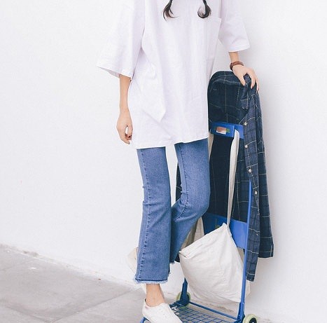 レディース　ボトムス　クロップド　カットオフ　ブーツカット　ジーンス　デニムパンツ　無地　シンプル　カジュアル　大人可愛い　フェミニン　デート　お出かけ　デイリー　普段着　ブルー　ブラック　送料無料