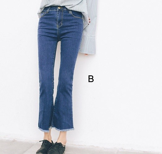 レディース　ボトムス　クロップド　カットオフ　ブーツカット　ジーンス　デニムパンツ　無地　シンプル　カジュアル　大人可愛い　フェミニン　デート　お出かけ　デイリー　普段着　ブルー　ブラック　送料無料