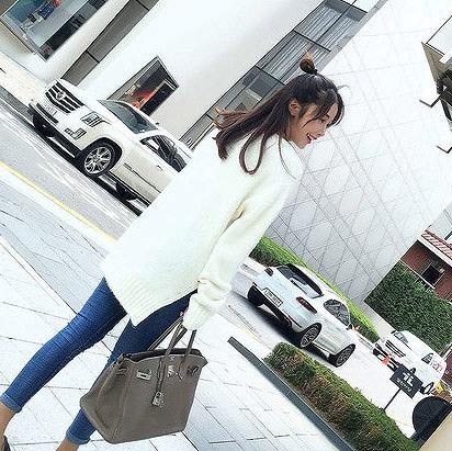 レディース　トップス　ニット　ロング　セーター　Vネック　長袖　サイドスリット　無地　シンプル　カジュアル　ゆったり　フリーサイズ　大人可愛い　フェミニン　オフィス　仕事　デート　お出かけ　デイリー　普段着　ベージュ　カーキ　ホワイト　送料無料