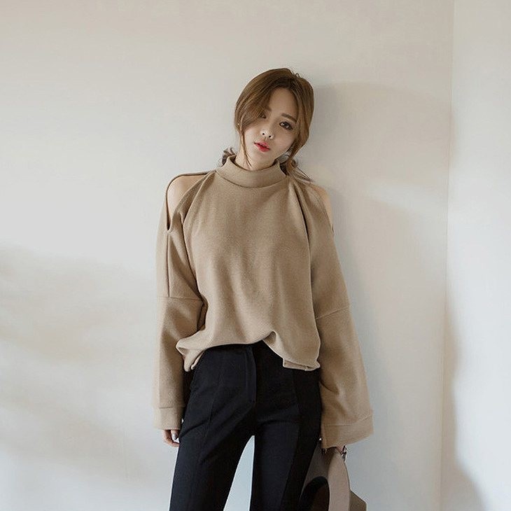 レディース　トップス　カットソー　カットアウェイショルダー　ボトルネック　オープンショルダー　長袖　無地　カジュアル　大人可愛い　エレガント　セクシー　フェミニン　リゾート　デイリー　アプリコット　送料無料