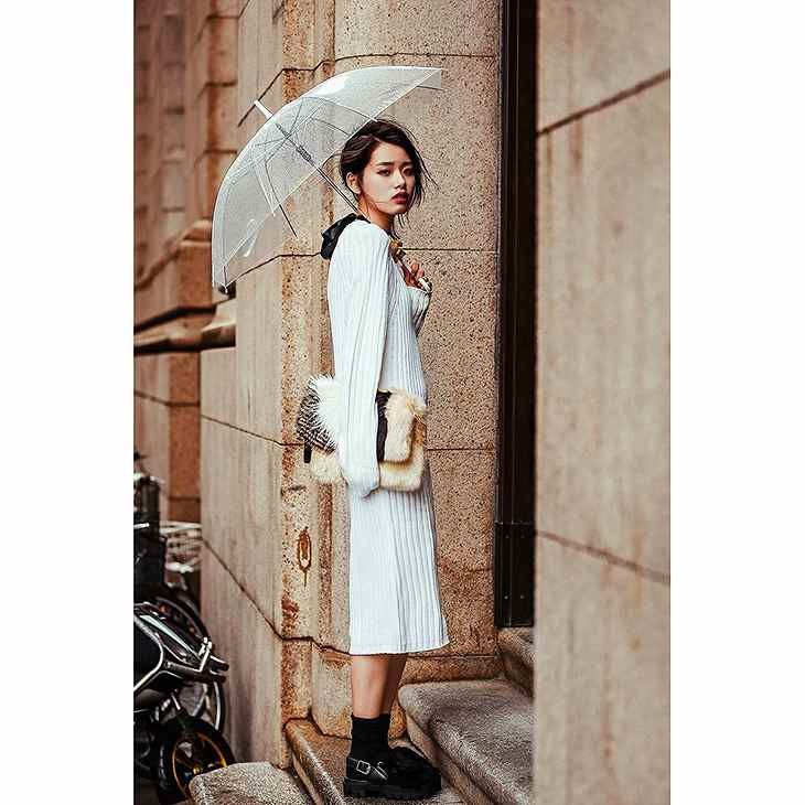 レディース　ニット　ワンピース　ミモレ丈　長袖　クルーネック　無地　タイト　秋冬　カジュアル　大人可愛い　シンプル　リゾート　デイリー　お出かけ　デート　ブラック　ホワイト　送料無料