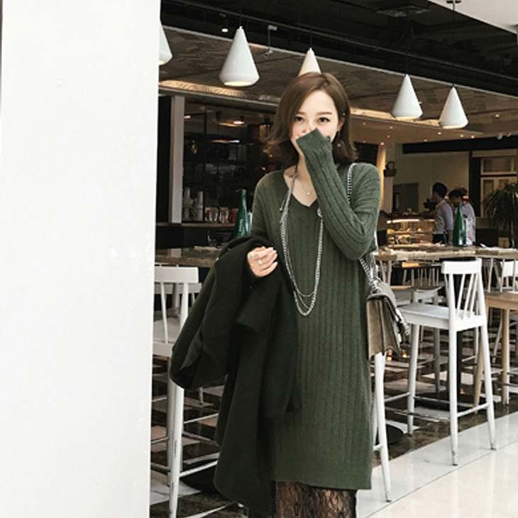 レディース　Vネック　ニット　ワンピース　ミモレ丈　長袖　サイドスリット　無地　ゆったり　秋冬　カジュアル　大人可愛い　シンプル　リゾート　デイリー　お出かけ　デート　グリーン　グレー　送料無料