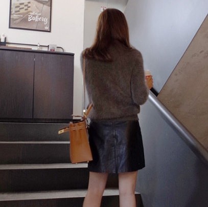 レディース　トップス　ニット　Vネック　カーディガン　起毛　長袖　無地　定番　ゆったり　カジュアル　大人可愛い　大きいサイズ　フェミニン　オフィス　仕事　デート　お出かけ　デイリー　普段着　ブラック　ホワイト　送料無料