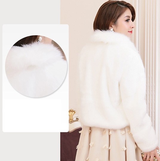 レディース　トップス　もこもこ　ボレロ　カーディガン　長袖　ファー　無地　エレガント　上品　お嬢様風　フリーサイズ　シンプル　おしゃれ　結婚式　2次会　パーティ　女子会　同窓会　卒業式　成人式　お出かけ　デート　ホワイト　送料無料