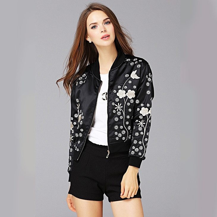 レディース　ライトアウター　スカジャン　ノーカラージャケット　長袖　花柄　総柄　フラワー　カジュアル　大人可愛い　ストリート系　ヒップホップ　ダンス　スポーツ　野球　ジョギング　デート　お出かけ　デイリー　ブラック　送料無料
